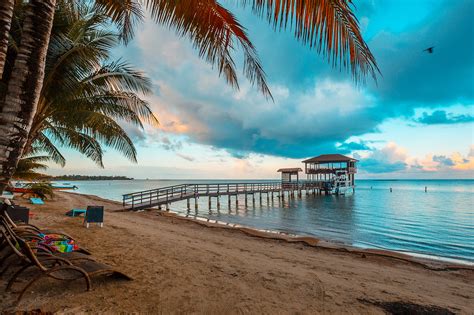 16 Awesome Things to do in Roatan for an Unforgettable Island Adventure