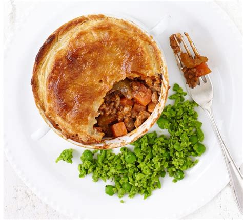 Minced beef pie recipe | BBC Good Food