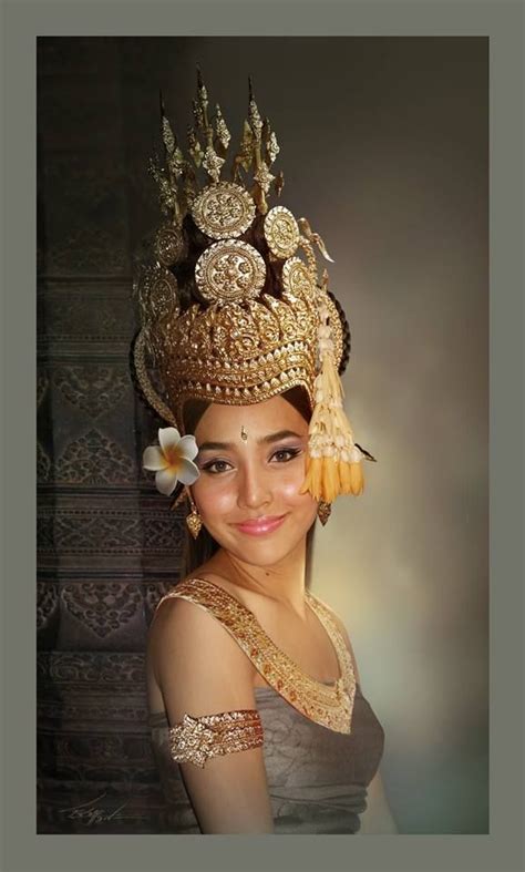 Apsara costume Traditional Thai Clothing, Traditional Dresses, Khmer Tattoo, Cambodian Art, Thai ...