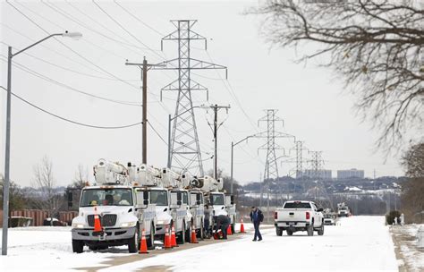 How to Help People Affected by Texas Power Outages, Storm | POPSUGAR News