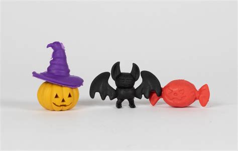 Halloween decorations - Pumpkin with hat, bat and candy - Creative Commons Bilder