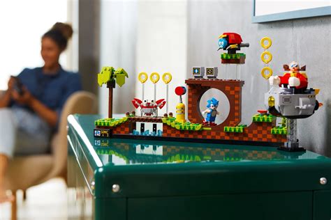 LEGO IDEAS - Blog - Introducing LEGO® Ideas 21331 Sonic the Hedgehog™ Green Hill Zone