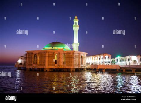 Jeddah floating mosque hi-res stock photography and images - Alamy