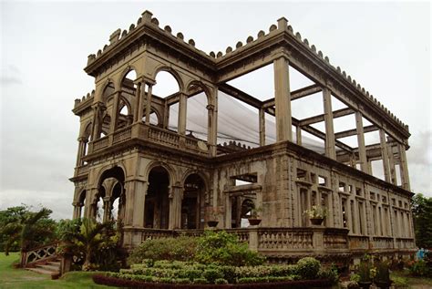 Deserted Places: An abandoned mansion in the Philippines