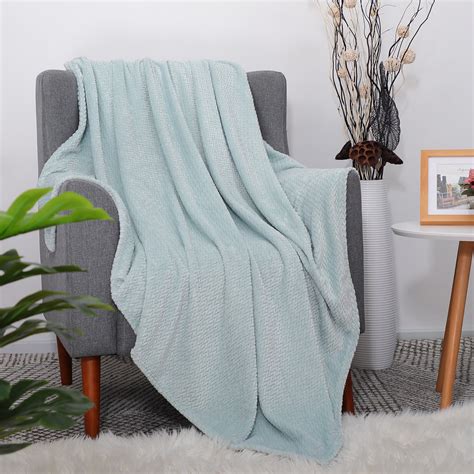 Flannel Fleece Throw Blanket Soft Warm Microfiber Sofa Throw Fuzzy Plush Lightweight Blankets ...