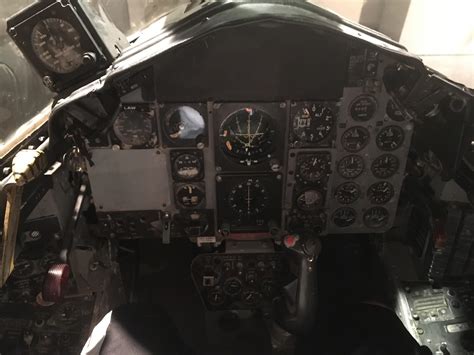 F-4 cockpit : aviation