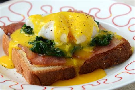 Eggs Benedict with Toast - ASAPCOOK