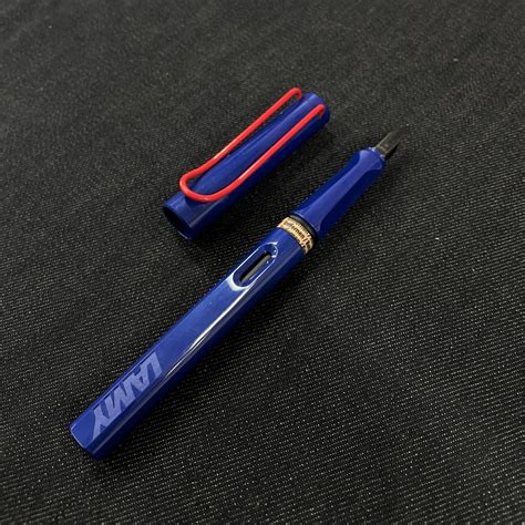 Lamy Safari Fountain Pen - Blue with Red Clip