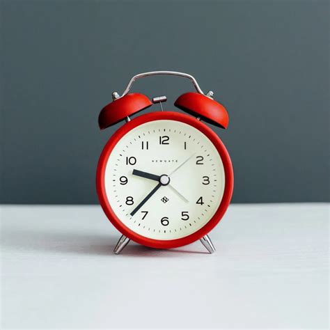 Charlie Bell Echo Clock - COOL HUNTING® | Alarm clock, Clock, Red clock