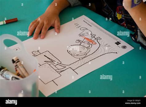 Child colouring hi-res stock photography and images - Alamy