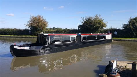 Painting Narrowboats and Widebeams at Baxter Boatyard