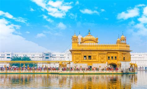 Golden Temple - Architecture, Attractions, Timings & How to Reach