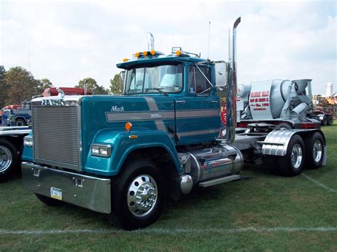 90 Mack Superliner E9-500 - BigMackTrucks.com