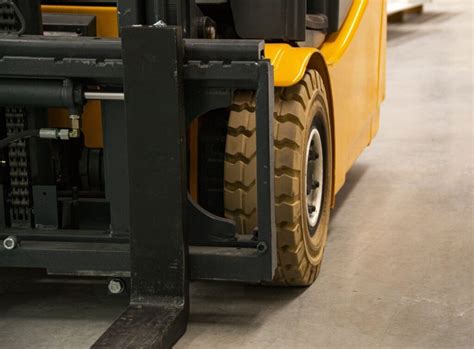 Everything You Need To Know About Counterbalance Forklifts