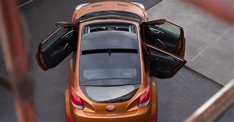 Hyundai recalls Veloster for sunroof, brake issues