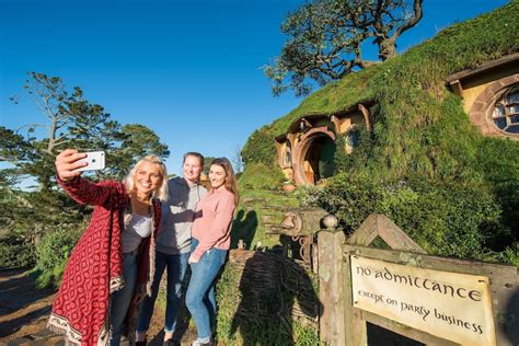 Hobbiton Movie Set Tour