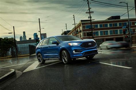 2019 Ford Edge Dulls Mileage Expectations, Sharpens AWD Abilities | Cars.com