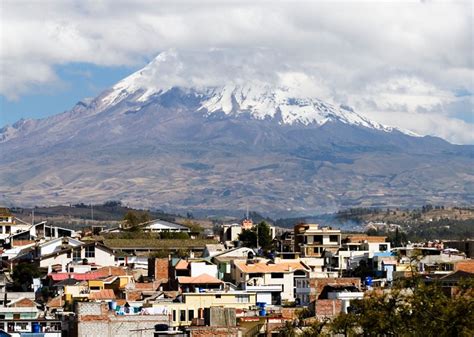 Avenue Of The Volcanoes Travel Guide - Discover the best time to go ...