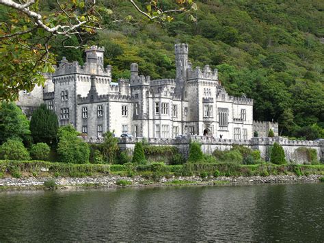 File:Kylemore Abbey2007.jpg - Wikimedia Commons