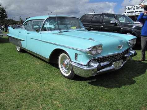 1958 Cadillac DeVille - Information and photos - MOMENTcar