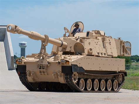 Introducing the Fresh M109 Howitzer: America’s Self-Propelled Artillery Advancement – 2000 Daily