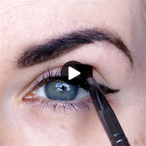 6 Eye Makeup Tips for Hooded Eyes | Eye makeup tips, Eye makeup, Hooded eye makeup