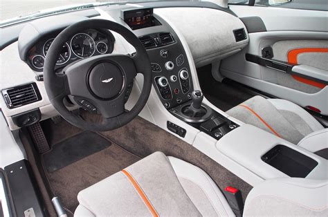 2017 Aston Martin V12 Vantage S interior - Automobile