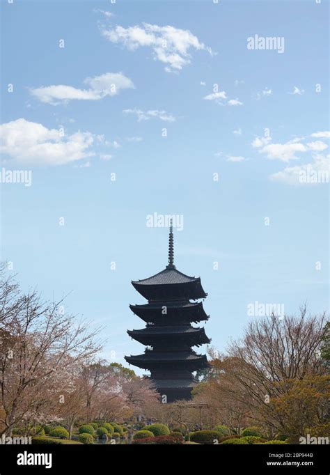 Five storey pagoda of toji temple hi-res stock photography and images ...