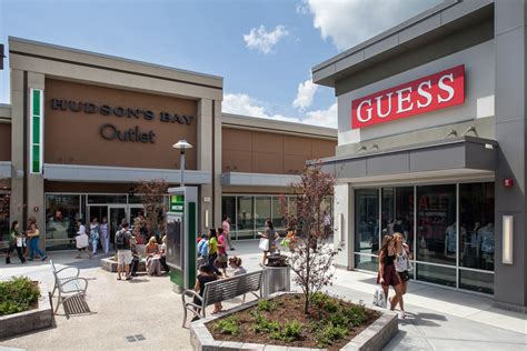 About Toronto Premium Outlets™ - A Shopping Center in Halton Hills, ON - A Simon Property