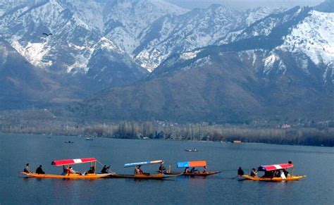 Shikara Ride in Kashmir | Srinagar | J & K Tourism