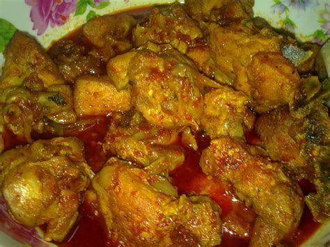 DENGARLAH CERITAKU: NASI MINYAK & AYAM MASAK MERAH