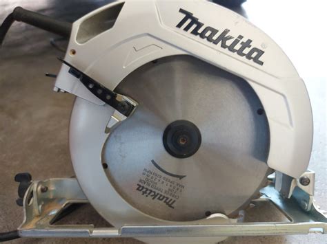 Makita circular saw, Furniture & Home Living, Home Improvement & Organization, Home Improvement ...