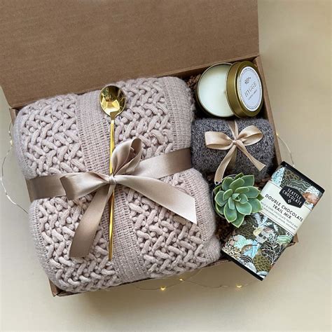 45 Best Gift Boxes for Women to make her day - atinydreamer