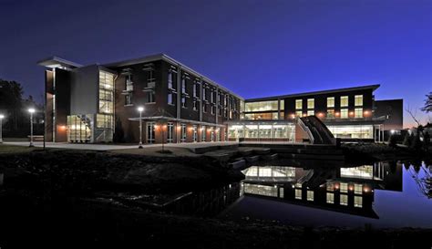 Georgia Gwinnett College Student Center – Reeves Young