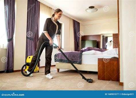 Hotel Cleaning Service Maid Vacuuming Stock Image - Image of nice, professional: 168901077