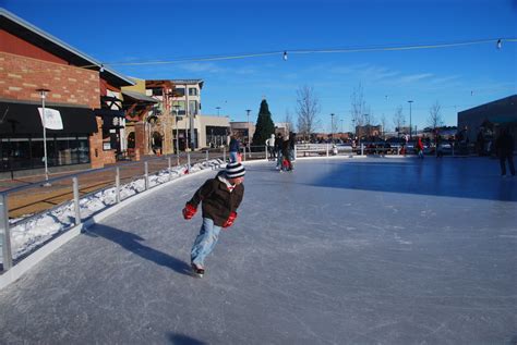 Which ice skating rinks are near what Colorado towns?