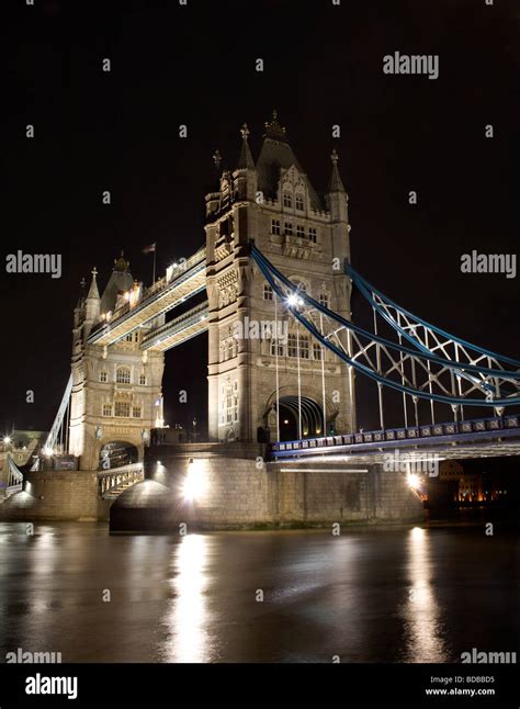 London - Tower bridge in night Stock Photo - Alamy