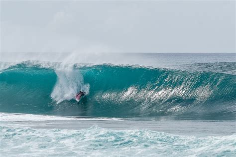 Banzai Pipeline / THE Guide to the World’s Most Famous Wave