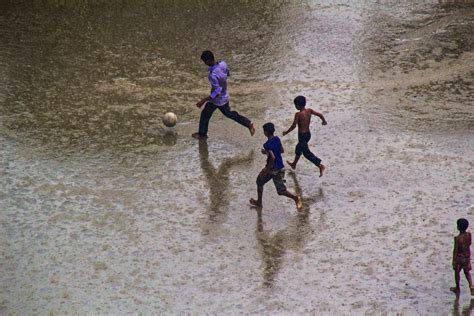 Peter Spends 2 Weeks In Dhaka's Slums (Bangladesh) | Peter's Big Adventure