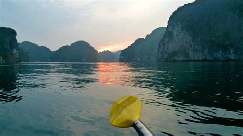 Sunset in Halong Bay, Vietnam [1920x1080] : r/EarthPorn