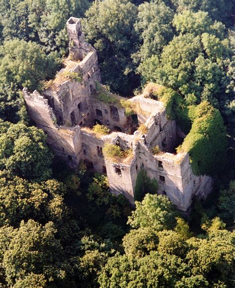 Harewood Castle – Harewood House Italian Aesthetic, Angel Aesthetic, Running Through A Castle ...