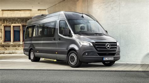 The Sprinter minibuses: The Sprinter Transfer – Mercedes-Benz Buses