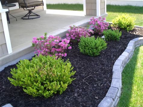 Small Front Yard Landscaping Ideas - Simple