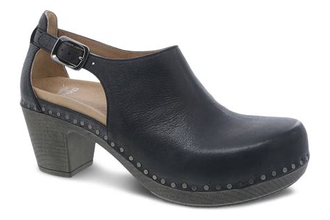 Women's Clogs - WalkingCo