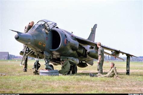 Hawker Siddeley Harrier GR3 - UK - Air Force | Aviation Photo #0403805 | Airliners.net