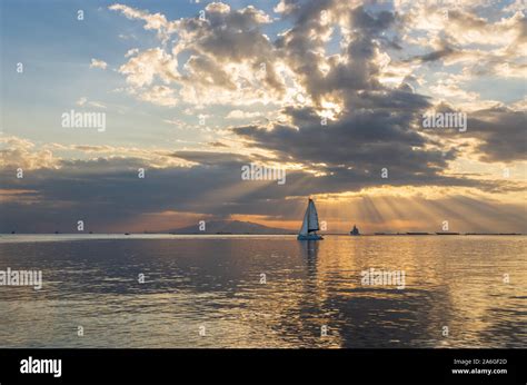 Manila Bay Sunset Stock Photo - Alamy