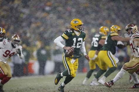 Aaron Rodgers wins PFWA’s MVP for the 2021 season - Acme Packing Company