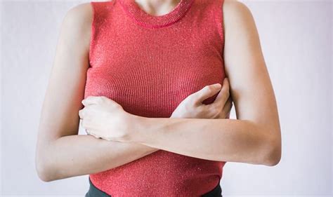 Breast cancer symptoms: A new lump or ricking in your armpit could be a ...