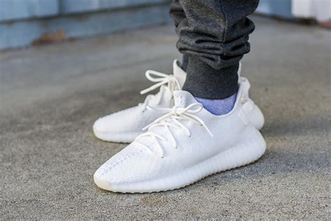 Adidas Yeezy Boost 350 V2 Triple White / Cream Review