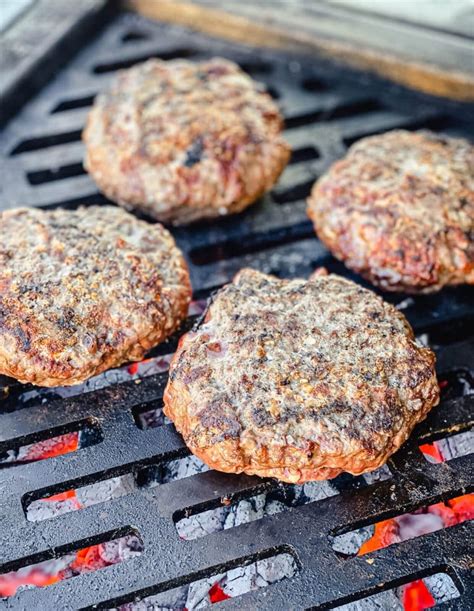 JUICY Venison Burger Recipe - Grillseeker